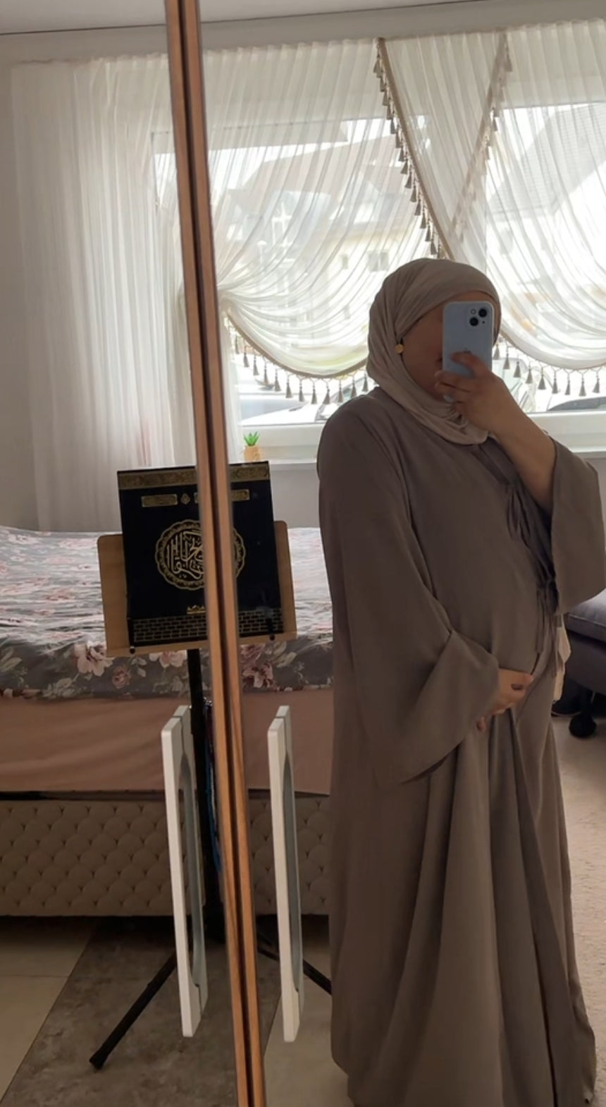 Abaya Nur