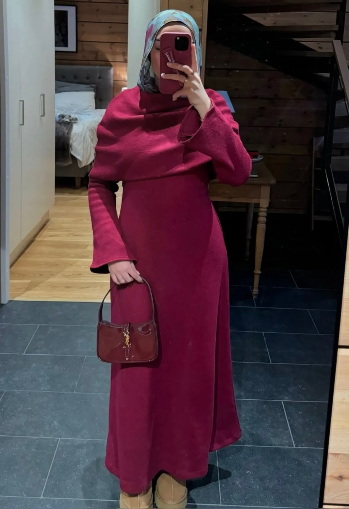 Maxikleid mit Cape-Detail