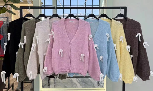 Strickjacke mit Schleife