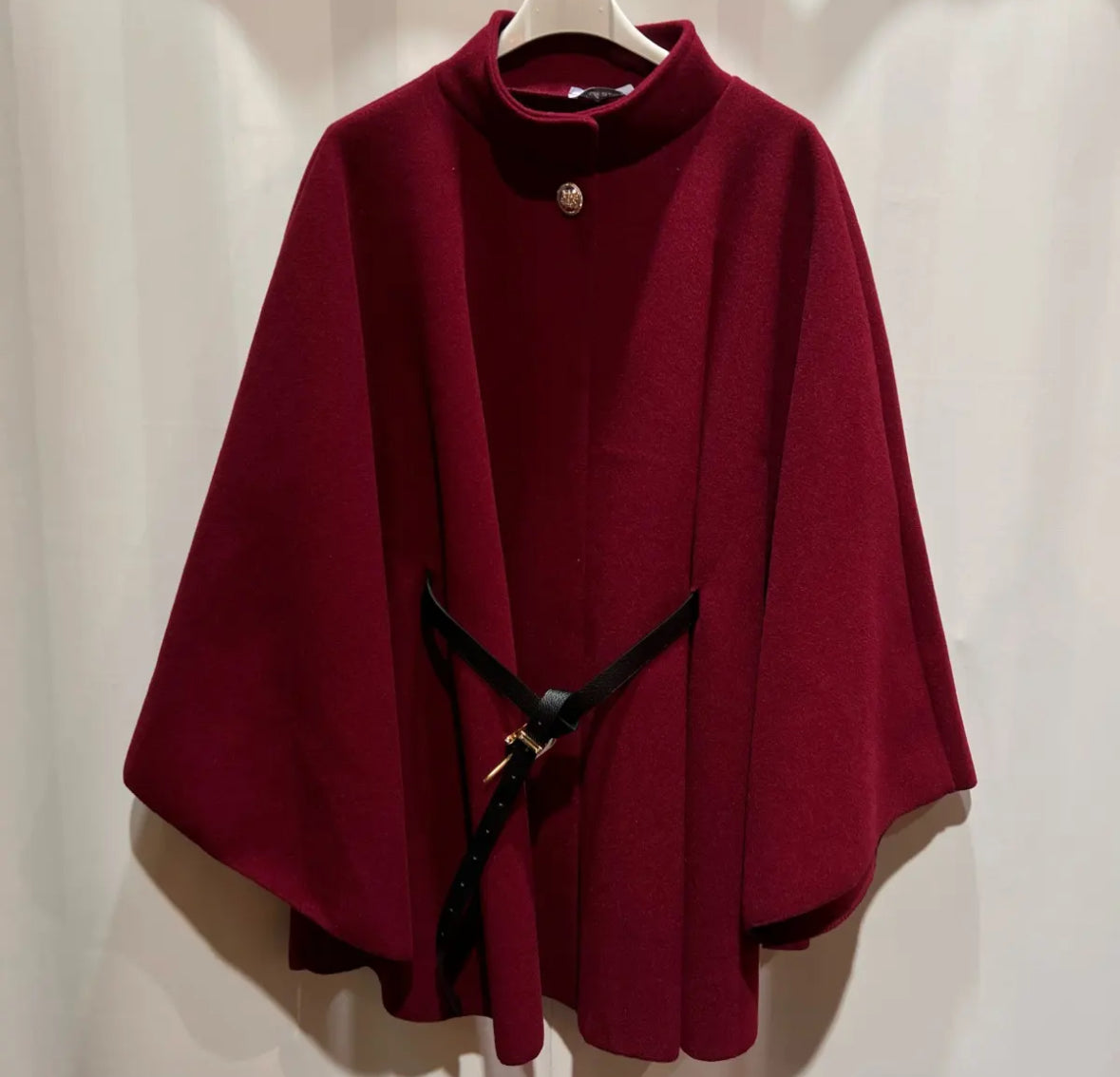 Cape mit Gürtel