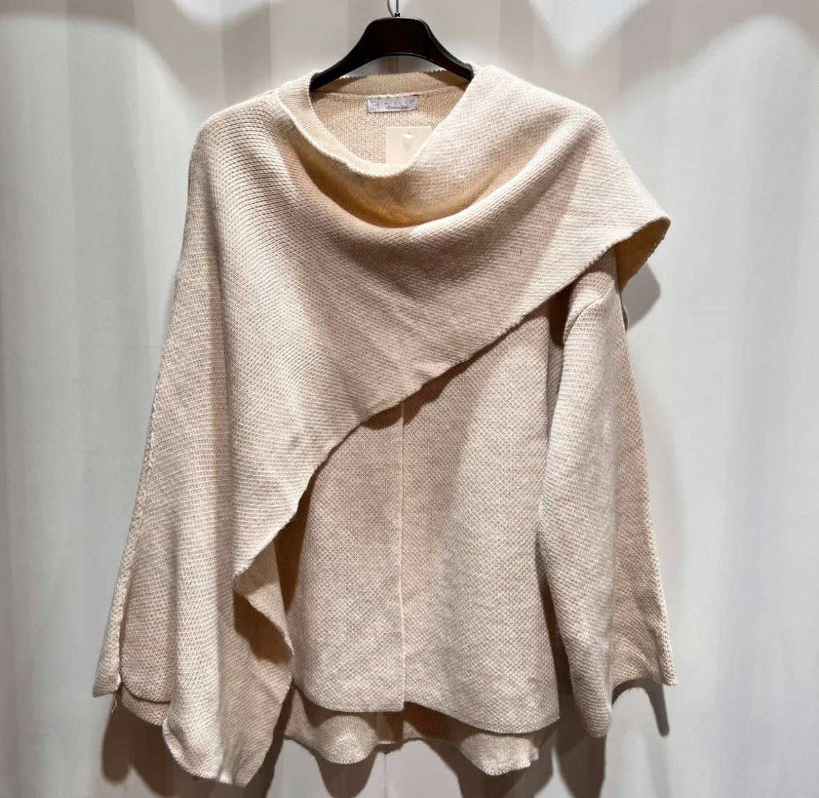 Pulli mit cape