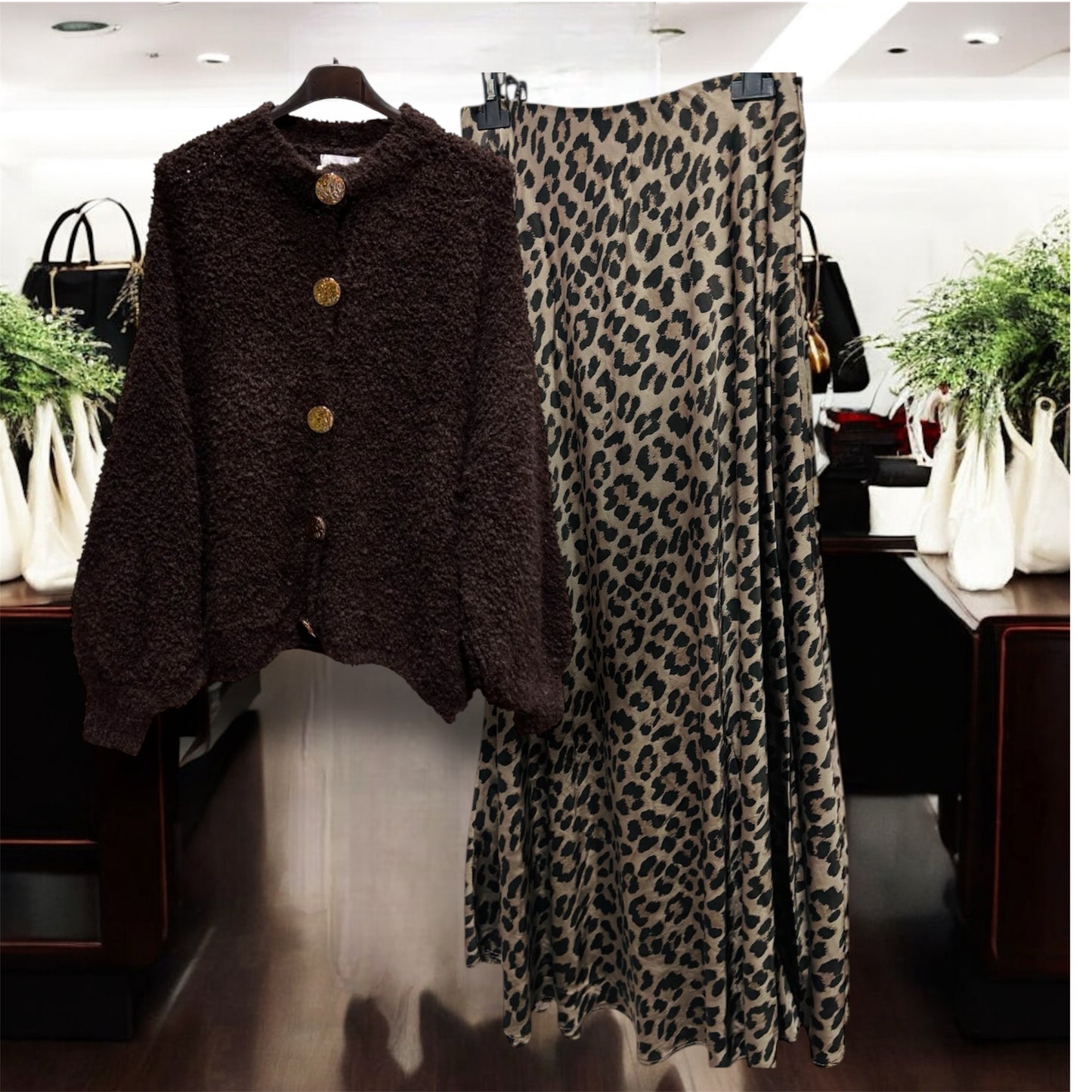 Leo-Print Satin Rock